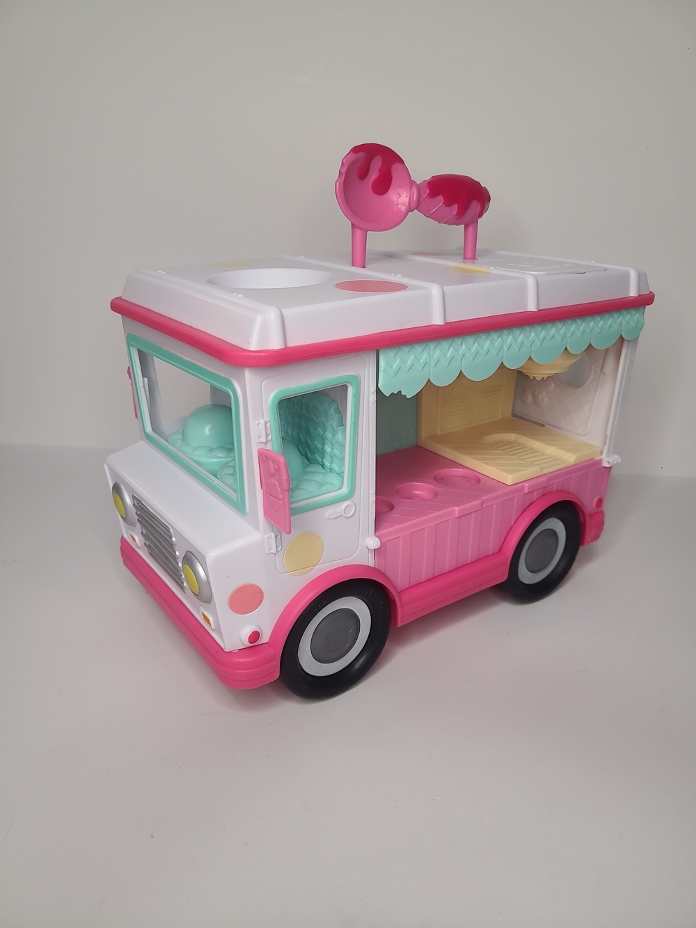 Num Noms Lip Gloss Ice Cream Truck MGA Entertainment 2016